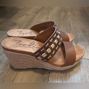 NEW Zodiac POPPY Wedge Sandal Size 7 NWOT